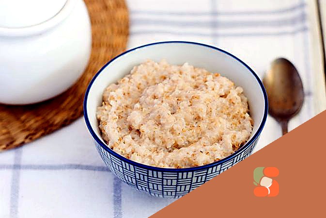 Запіканка з консервованою квасолею, ковбасою та сиром