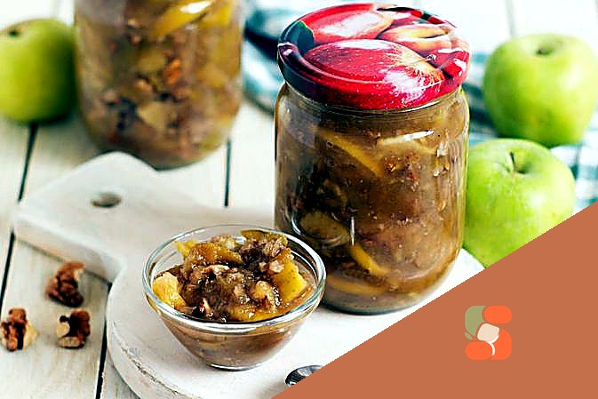 Рулет із листкового тіста з шоколадом та фісташками