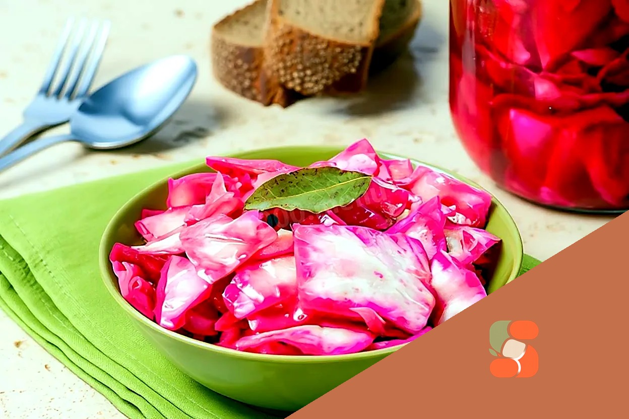 Капуста з буряком та часником швидкого приготування