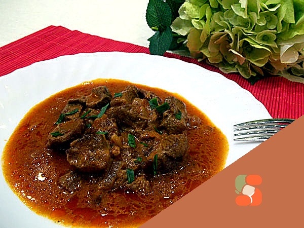 Картопляні човники, фаршировані омлетом з шинкою та солодким перцем