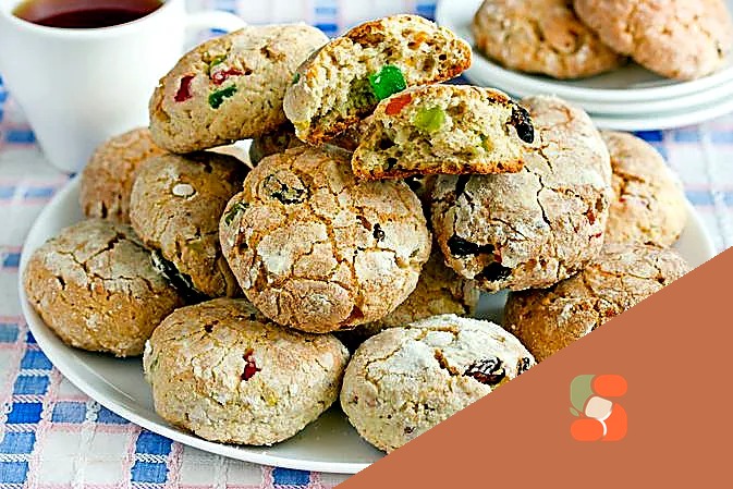 Сирно-апельсинове печиво з цукатами, родзинками та горіхами