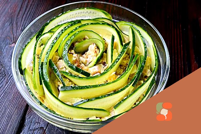 Салат "Смарагдовий" з шинкою, грибами та сиром