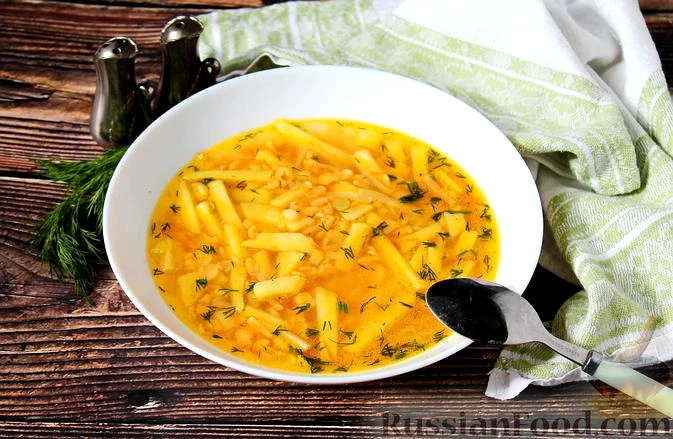 Пісний гороховий суп з коренем селери