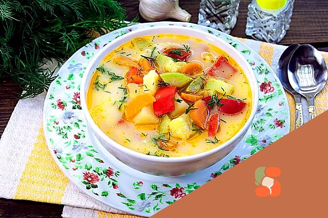 Суп з кабачками, болгарським перцем та плавленим сиром