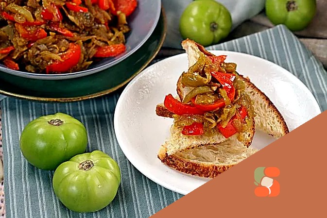 Зелені помідори, смажені із солодким перцем