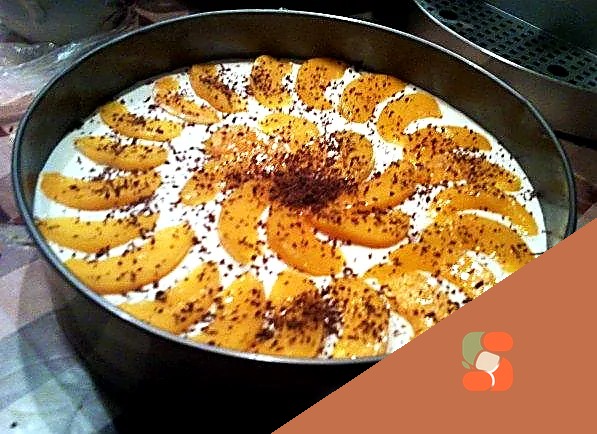 Тортик із персиками