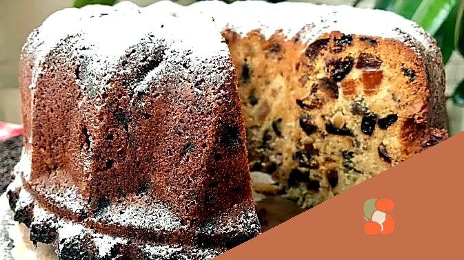 Різдвяний кекс із сухофруктами та горіхами