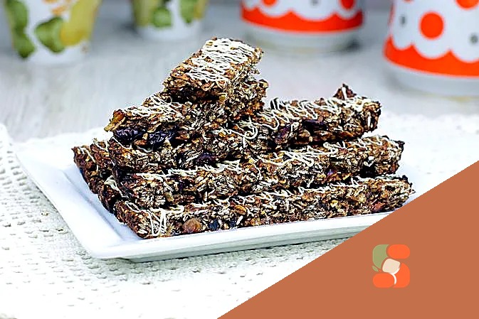 Вівсяні батончики з сухофруктами, бананом, шоколадом та кавою.