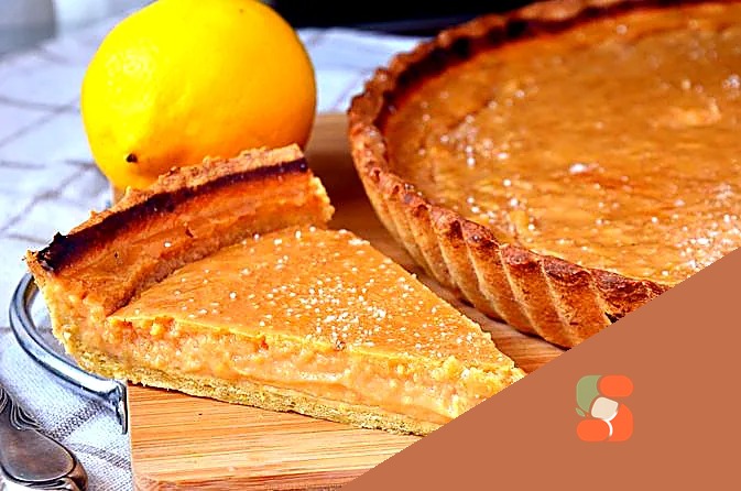 Лимонний тарт з вареним згущеним молоком і вершками
