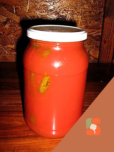 Виноградне листя для долми, в томатному соусі