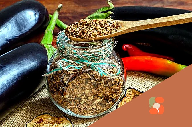 Приправа із сушених баклажанів з розмарином та перцем чилі (у духовці)