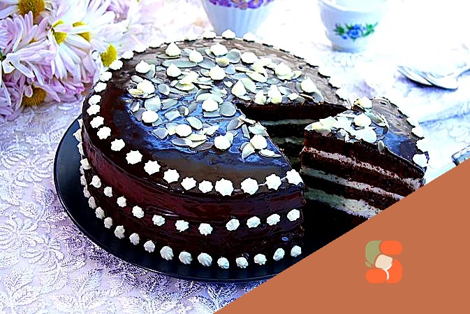 Шоколадний торт на сковороді, з|із| масляним заварним кремом і глазур'ю