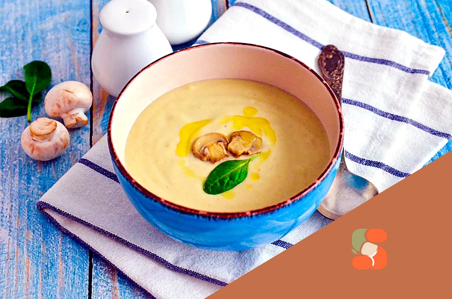 Суп пюре з печериць з картоплею та вершками