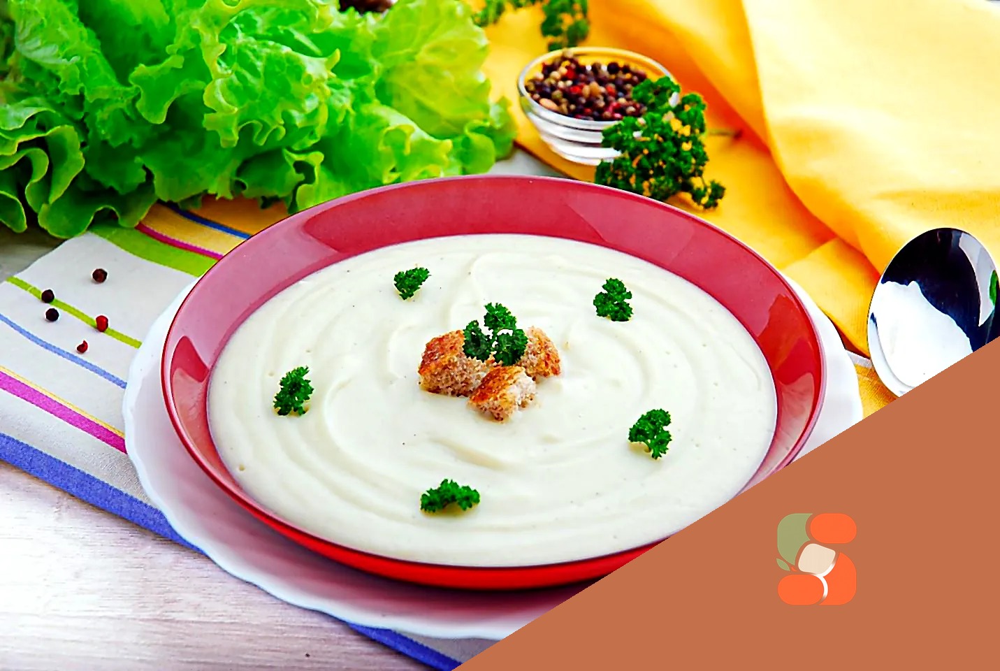 Суп пюре з цвітної капусти з вершками