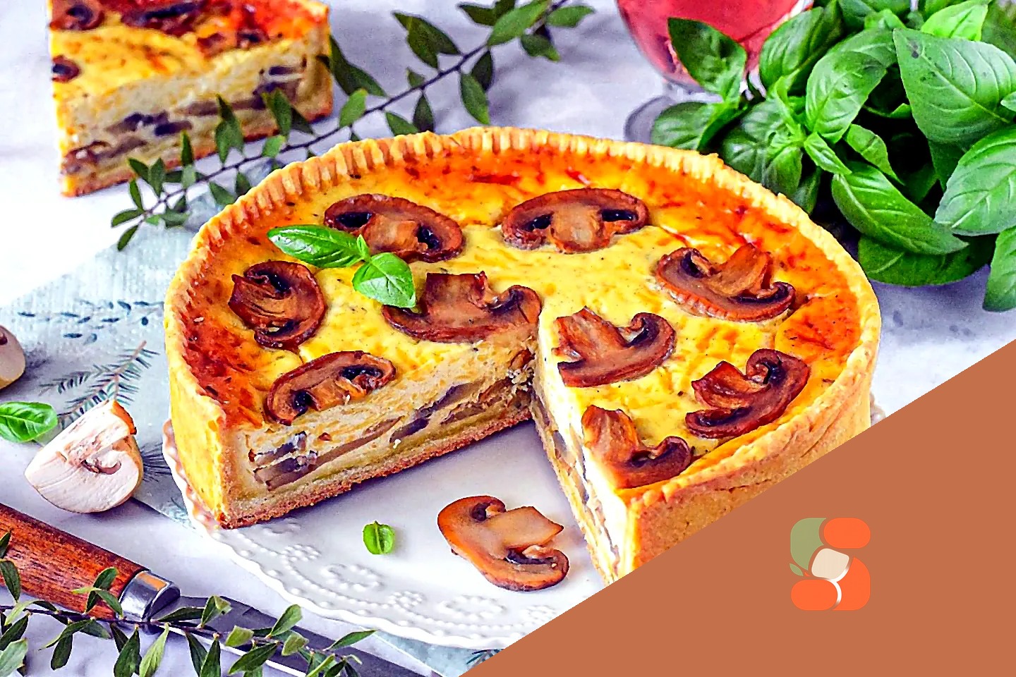 Кіш з грибами та сиром