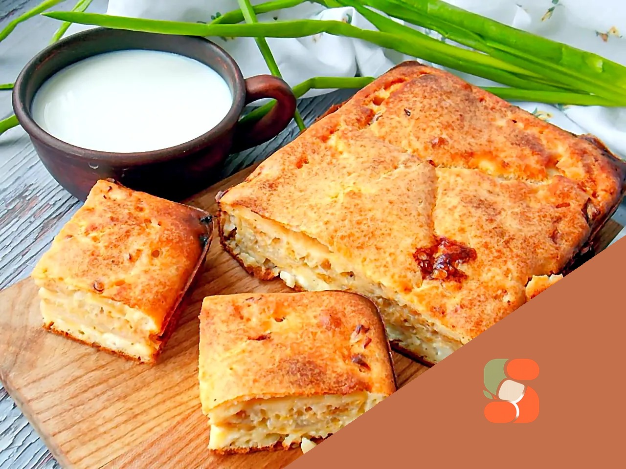 Заливний пиріг з капустою та яйцем