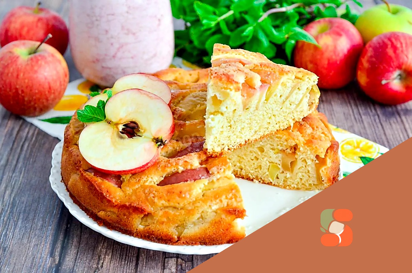 Найпростіший пиріг з яблуками в духовці