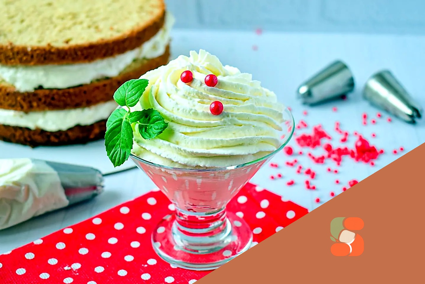 Сирний крем для торта з цукровою пудрою