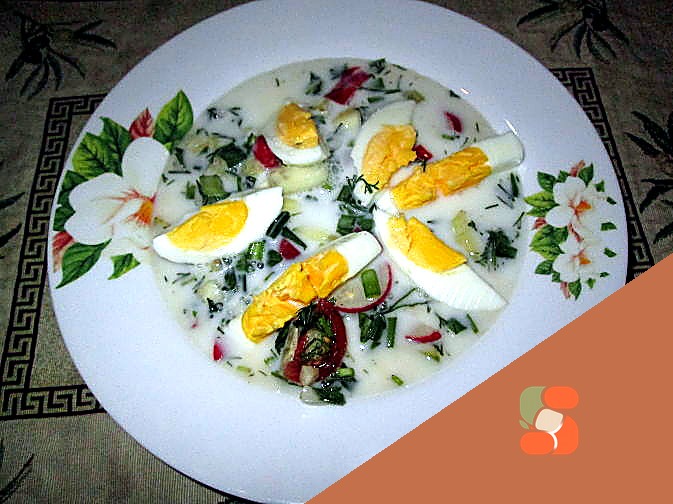 Суп з фрикадельками, консервованою квасолею та овочами.