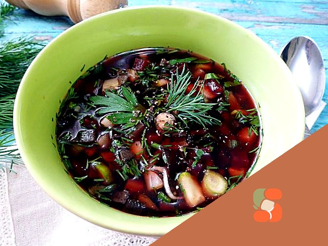 Суп з рисом, черемшею та яйцями