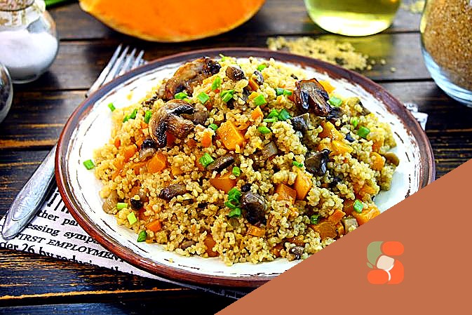 Суп з копченою куркою, пекінською капустою та рисом