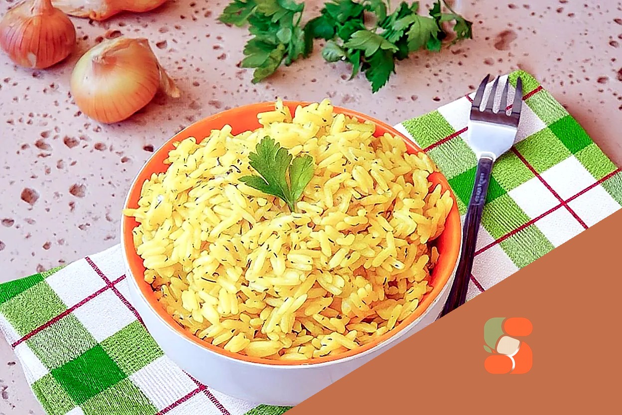 Рис на сковороді розсипчастий