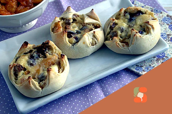 Тістечка «Лотоси» з сиром та сухофруктами