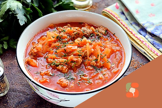 Суп з капустою та м'ясним фаршем