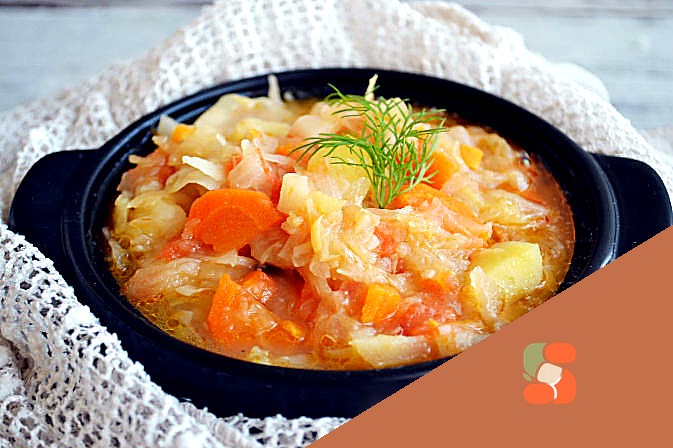 Картопляний суп із квашеною капустою
