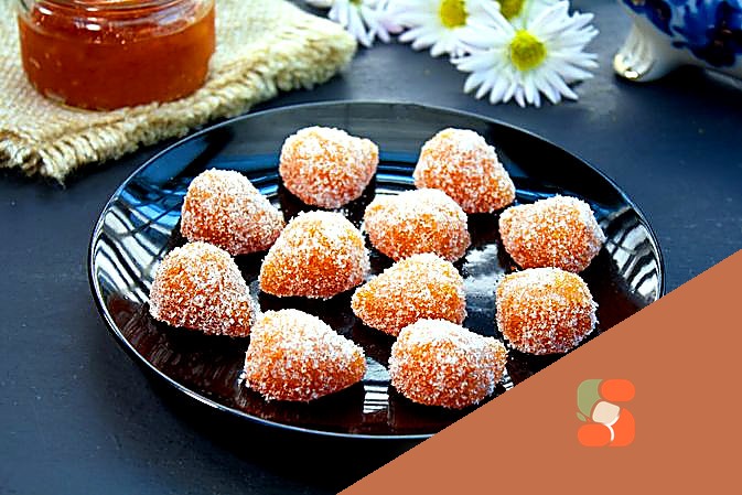 Листковий салат "Норвезький роман" з консервованою горбушею